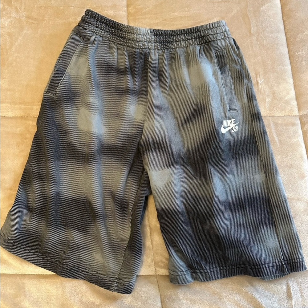 Nike SB Tie Dye Athletic Basketball Skateboard Shorts Size Youth Large